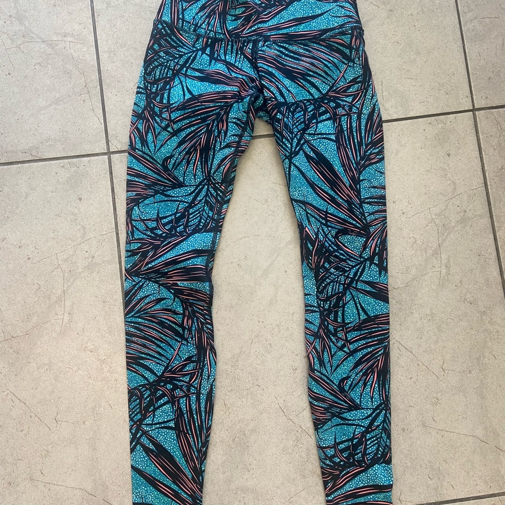 Lululemon Tropical Print Leggings size 6
